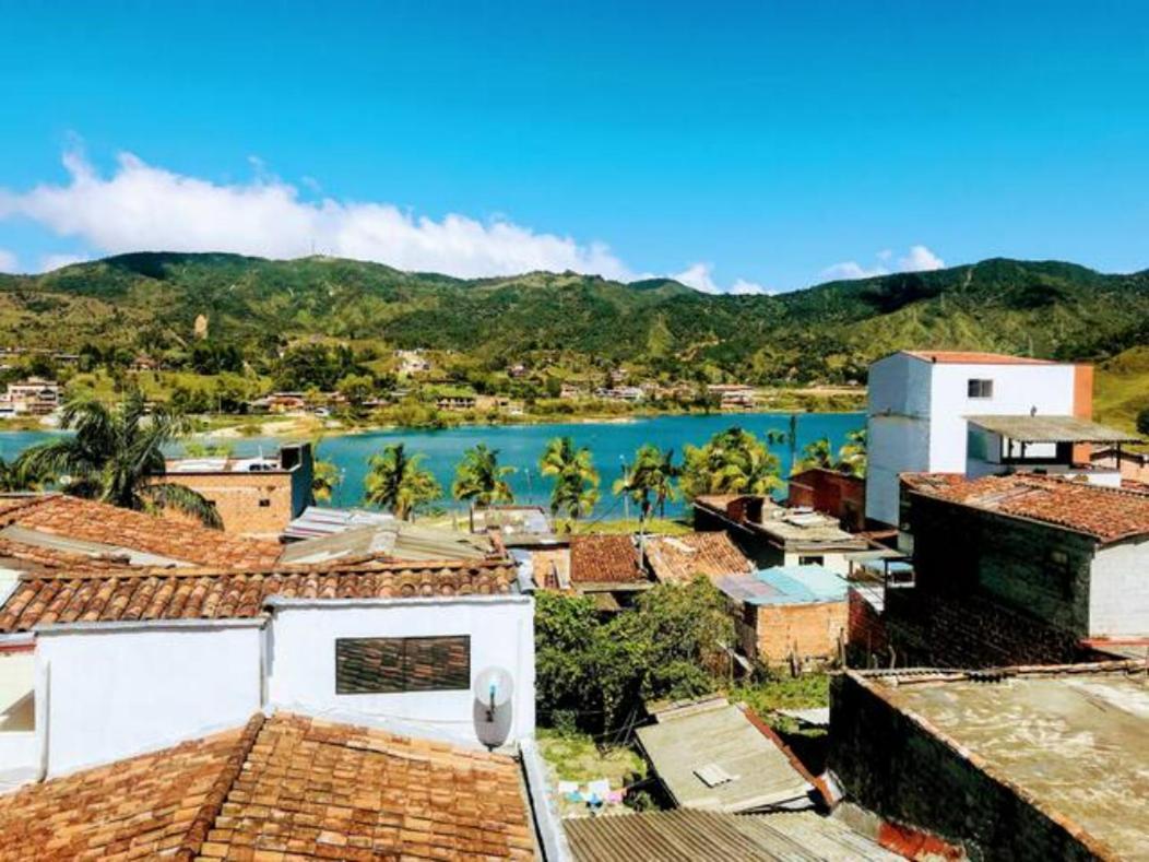Aptos Vista Al Embalse, Frente Al Lago, Restaurantes, Bares Guatapé Extérieur photo